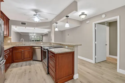 23305 Barwood Ln Lane #209