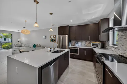 625 NE 22nd Drive