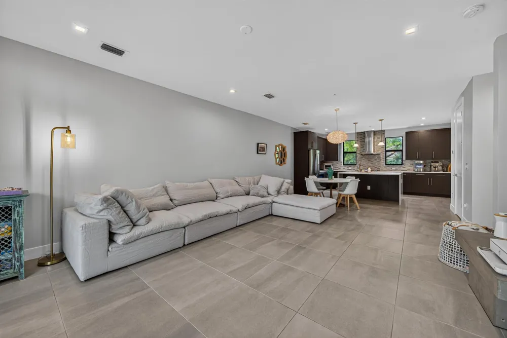 625 NE 22nd Drive Wilton Manors, FL 33305