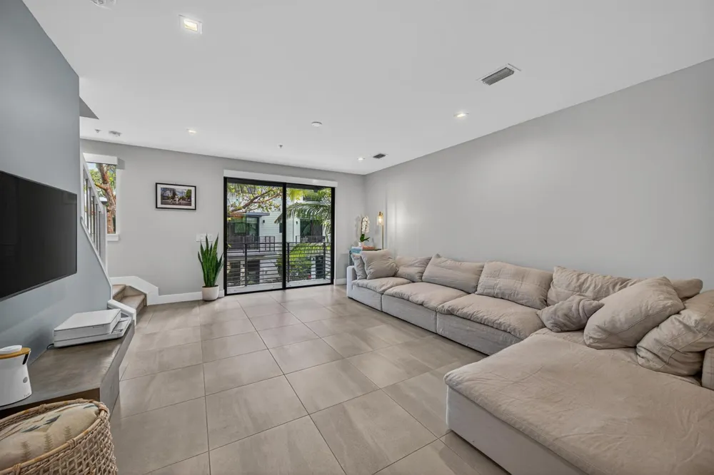 625 NE 22nd Drive Wilton Manors, FL 33305