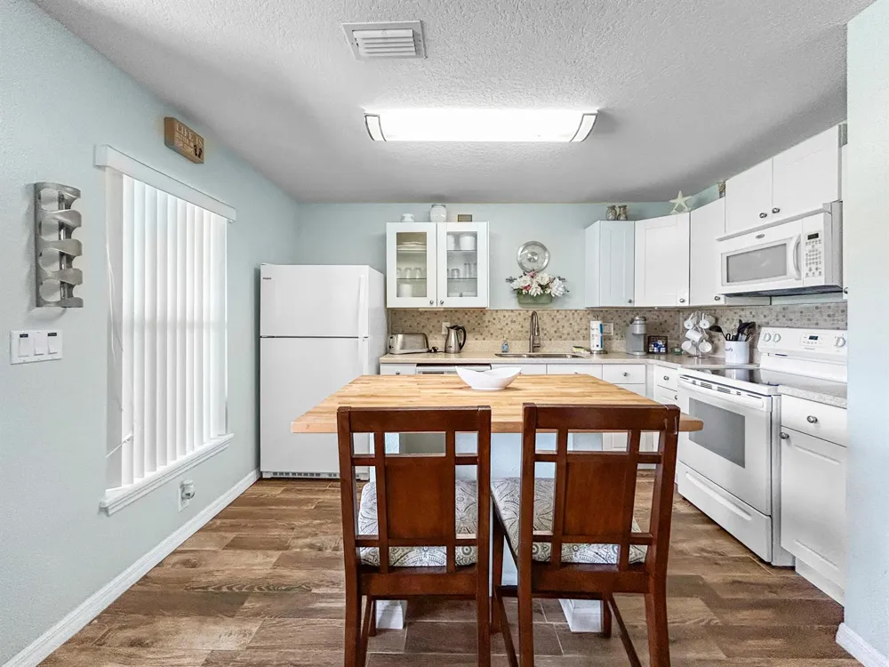 2749 Club Cortile Circle Kissimmee, FL 34746