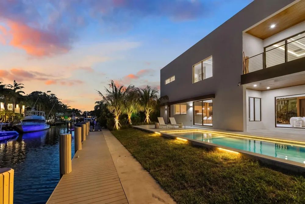 2360 NE 49th Street Lighthouse Point, FL 33064