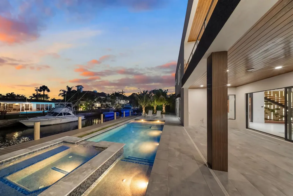 2360 NE 49th Street Lighthouse Point, FL 33064
