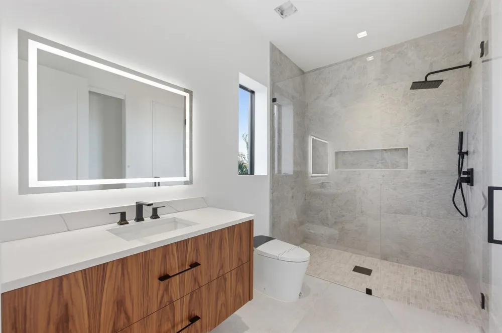 2360 NE 49th Street Lighthouse Point, FL 33064