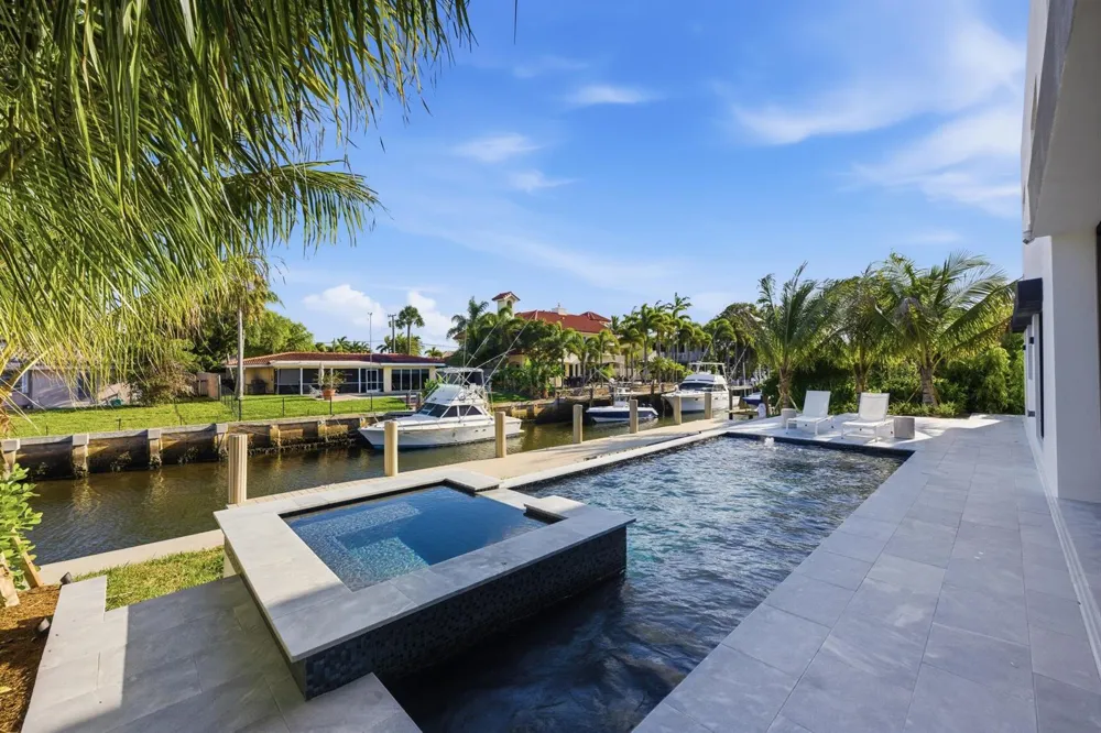 2360 NE 49th Street Lighthouse Point, FL 33064