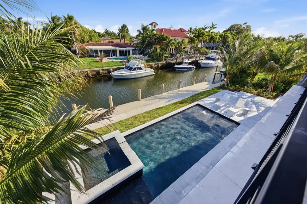 2360 NE 49th Street Lighthouse Point, FL 33064