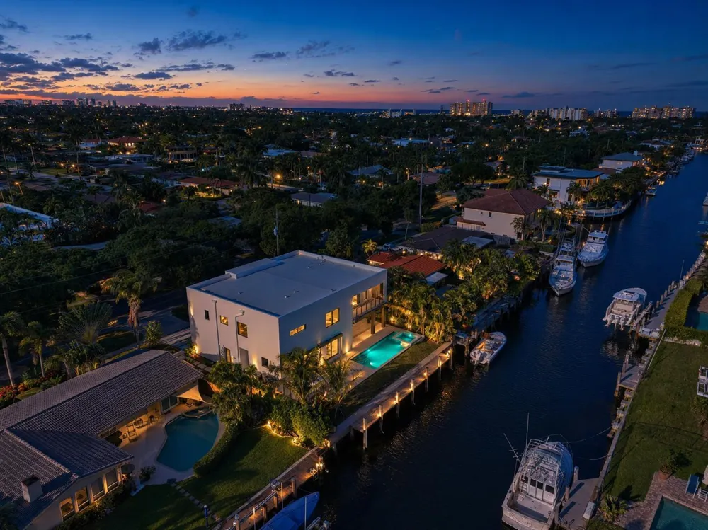 2360 NE 49th Street Lighthouse Point, FL 33064