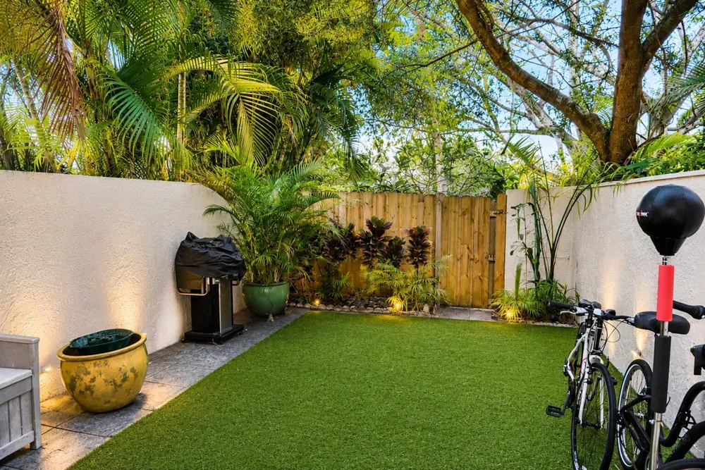 3062 S Oakland Forest Drive #203 Oakland Park, FL 33309