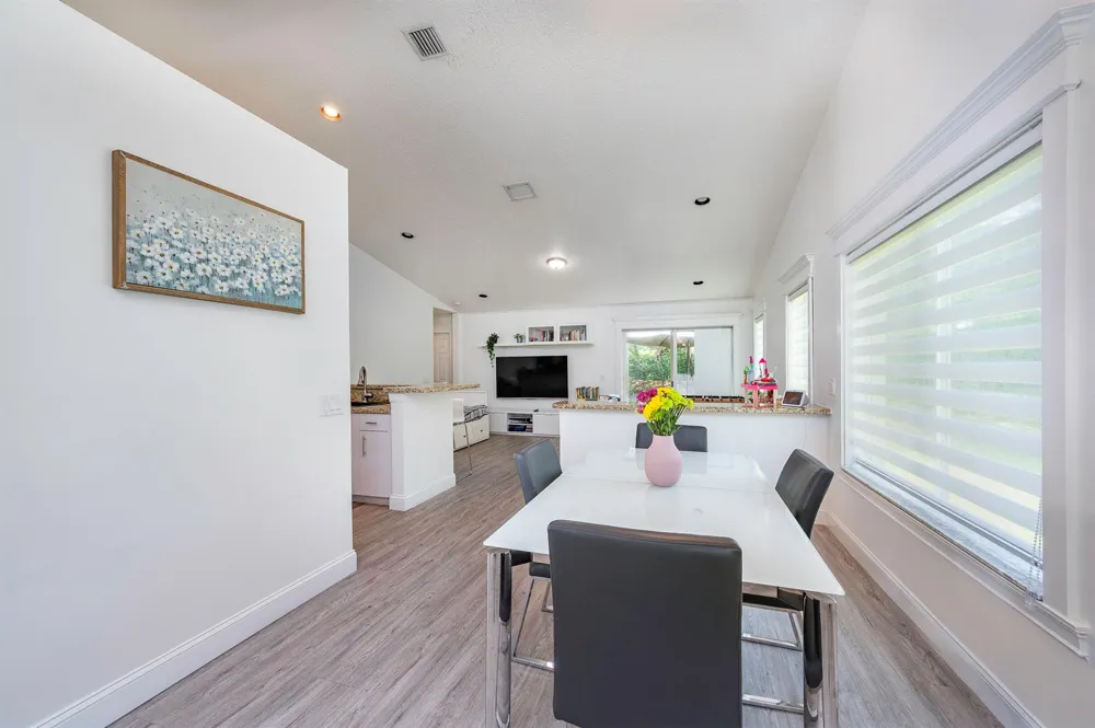 1252 Sabal Trail Weston, FL 33327