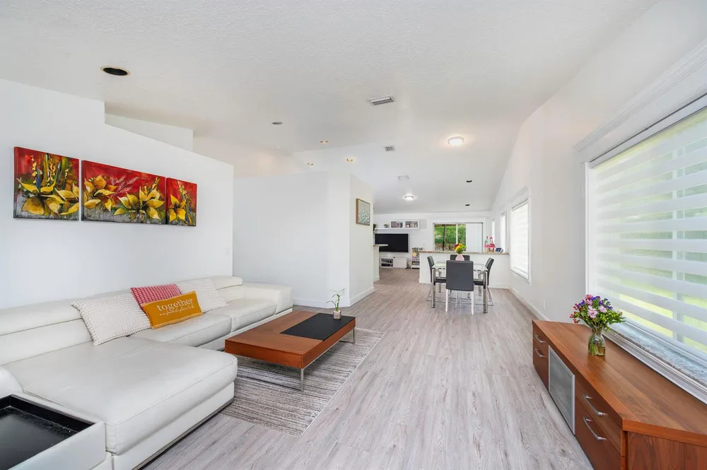 1252 Sabal Trail Weston, FL 33327
