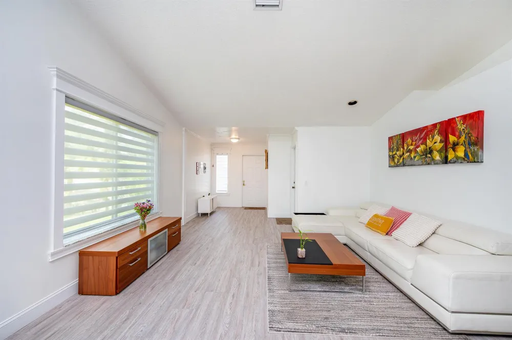 1252 Sabal Trail Weston, FL 33327