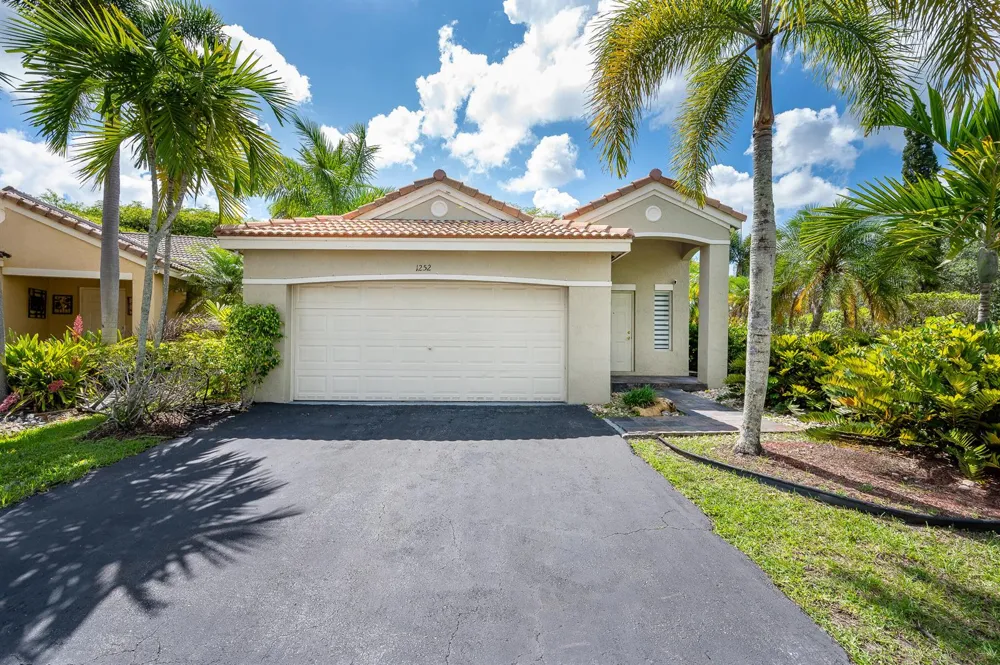1252 Sabal Trail Weston, FL 33327