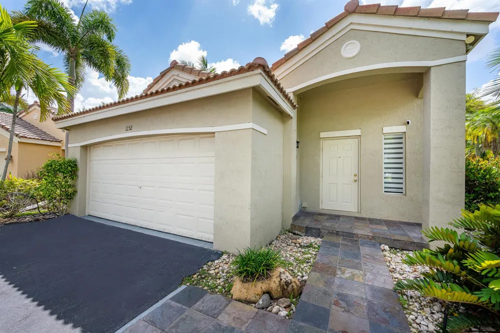 1252 Sabal Trail Weston, FL 33327