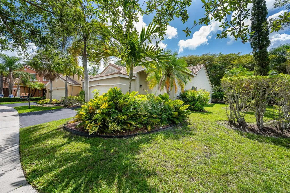 1252 Sabal Trail Weston, FL 33327