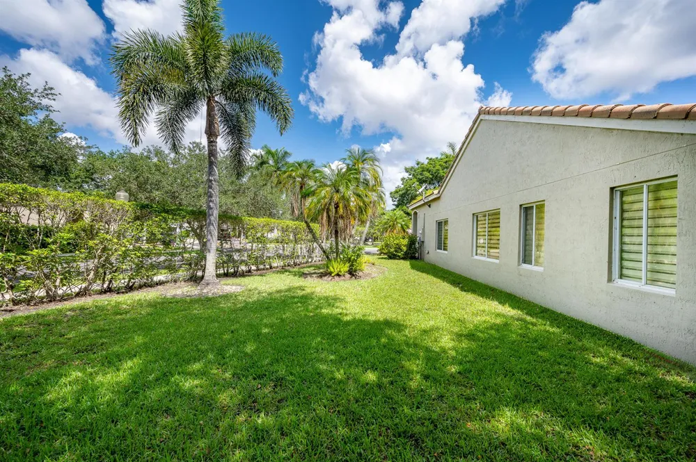 1252 Sabal Trail Weston, FL 33327