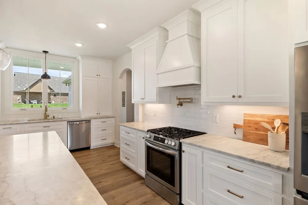 134 Hurst Dr Leoma, TN 38468
