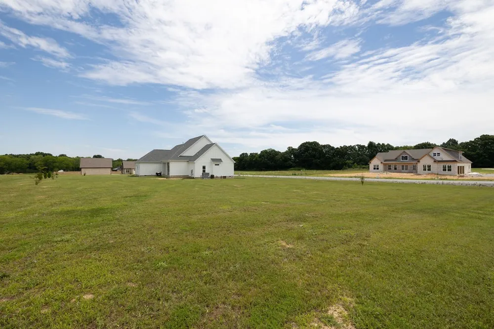 134 Hurst Dr Leoma, TN 38468
