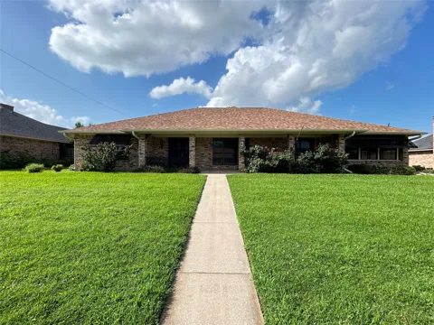 122 Cedar Springs Boulevard