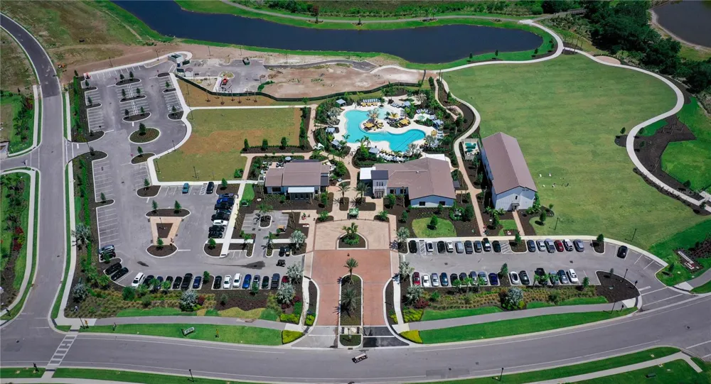 18647 BUCKSKIN DRIVE Lakewood Ranch, FL 34211