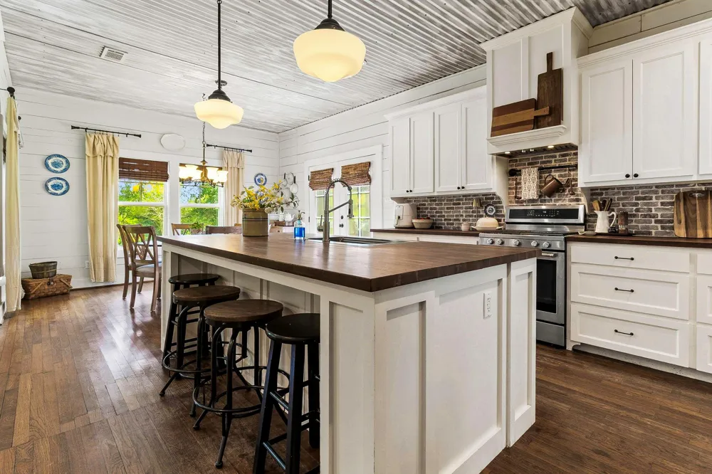 1699 Old Woodville Road Livingston, TX 77351