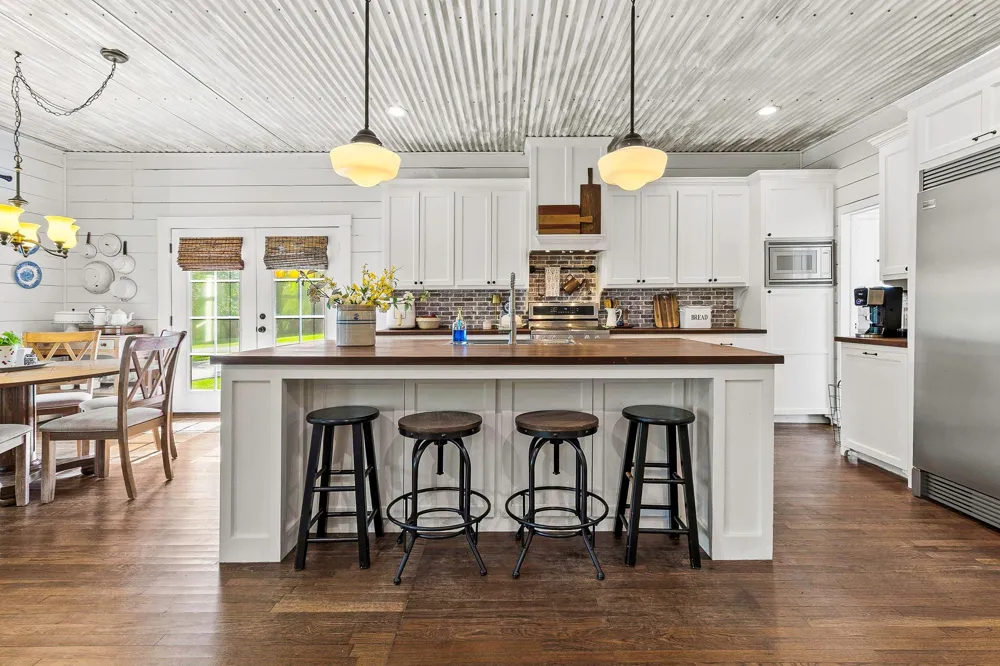 1699 Old Woodville Road Livingston, TX 77351