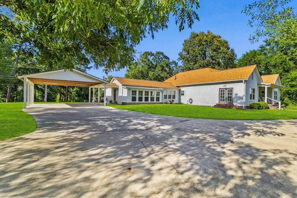1699 Old Woodville Road Livingston, TX 77351