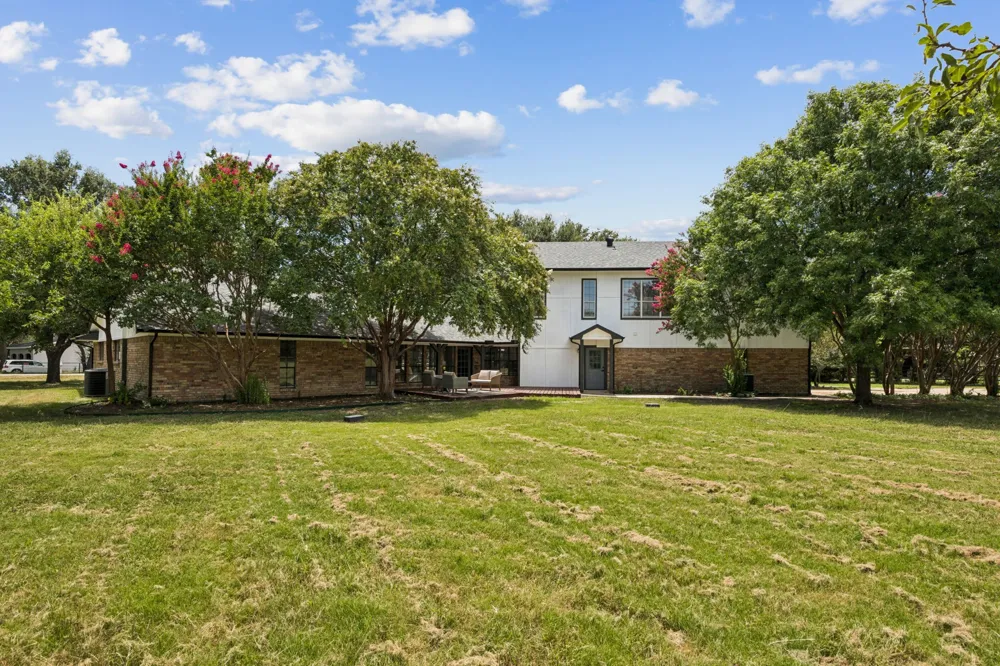 10 Chisholm Trail Lucas, TX 75002