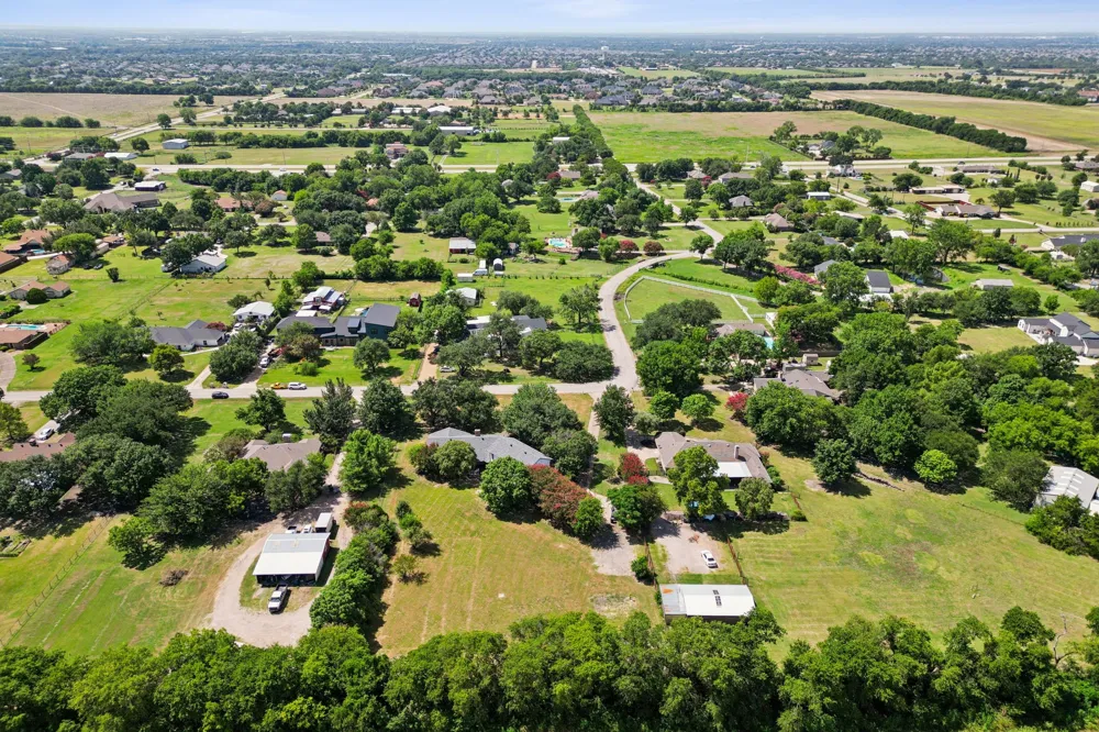 10 Chisholm Trail Lucas, TX 75002