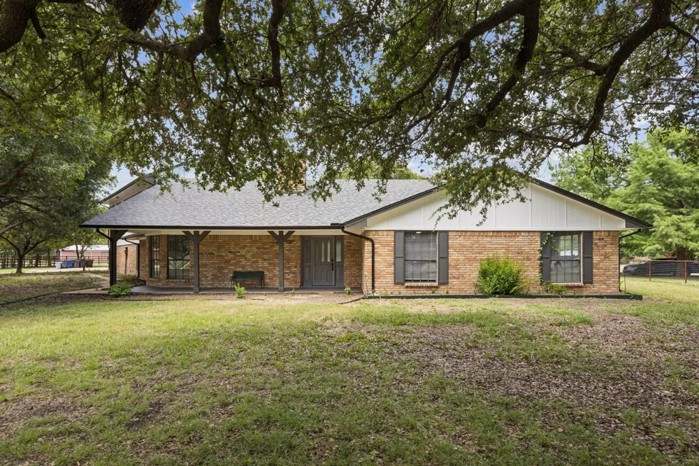 10 Chisholm Trail Lucas, TX 75002