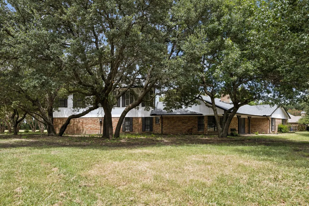 10 Chisholm Trail Lucas, TX 75002