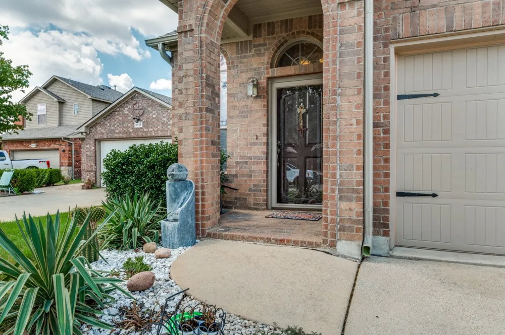 5017 Britton Ridge Lane Fort Worth, TX 76179