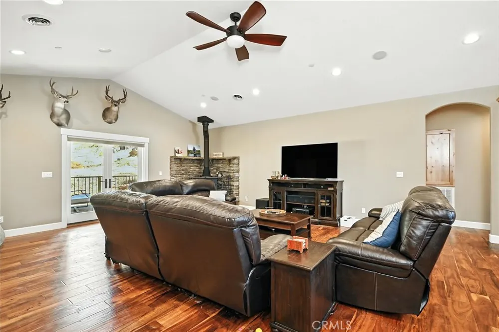 9482 Hoberg Drive S Cobb, CA 95426