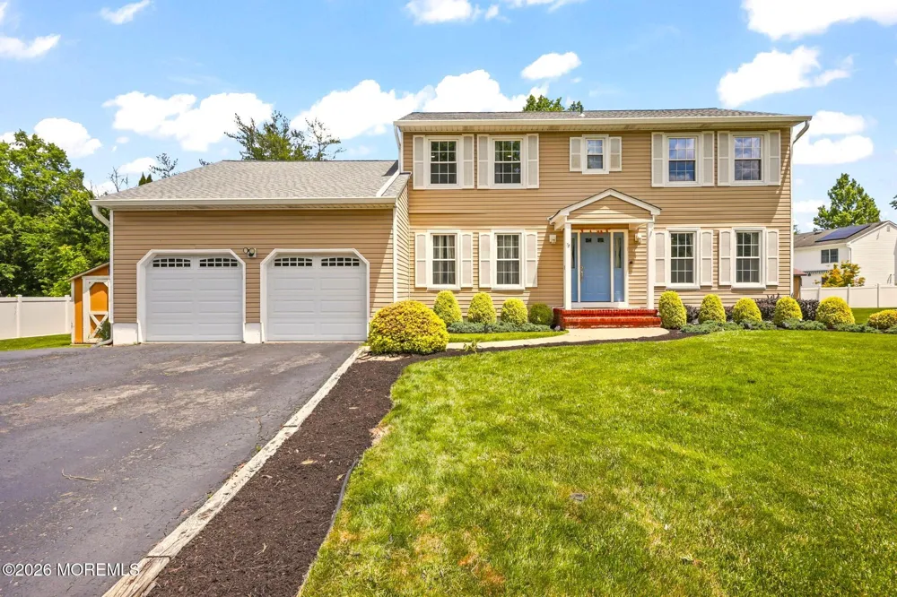 78 Henderson Road Kendall Park, NJ 08824