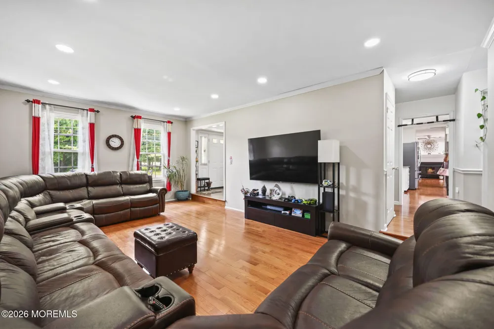 78 Henderson Road Kendall Park, NJ 08824