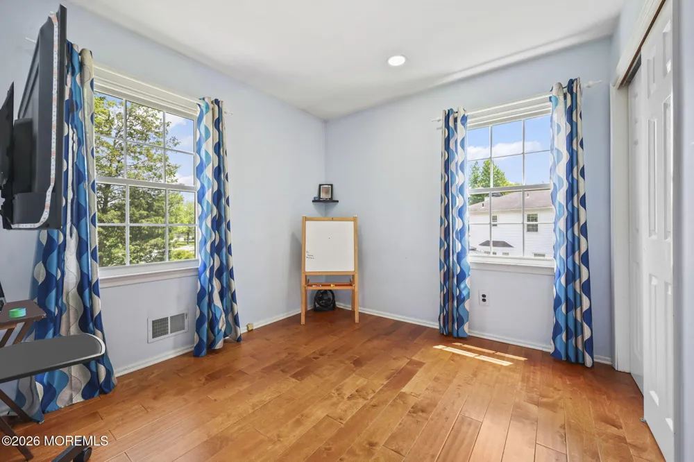 78 Henderson Road Kendall Park, NJ 08824