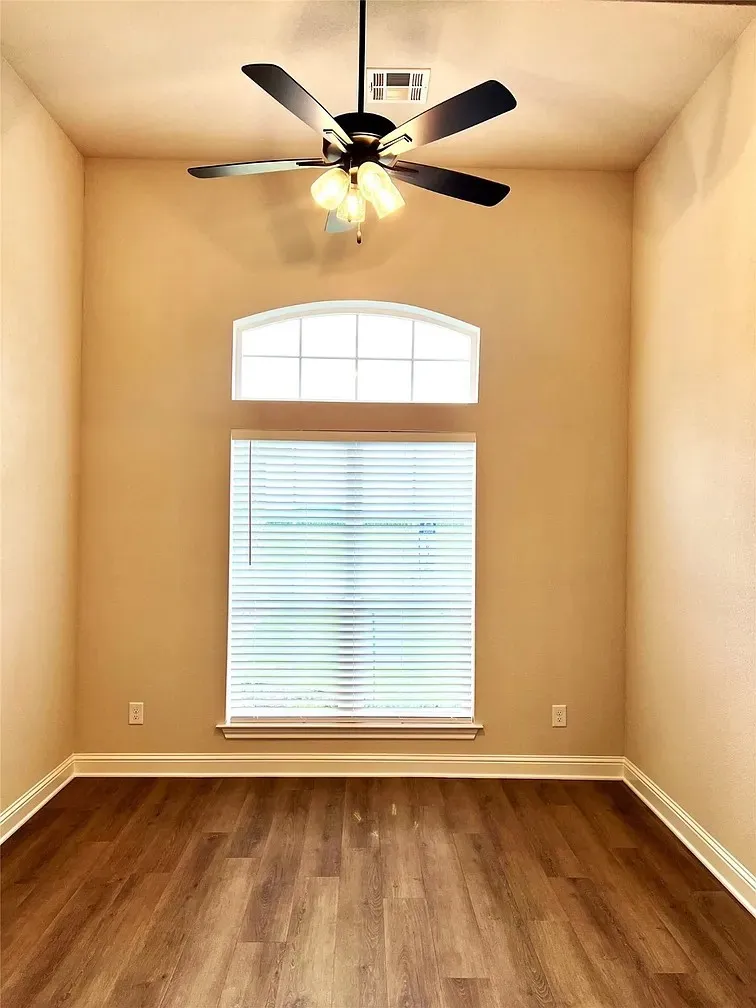 358 Frederick Drive Robinson, TX 76706