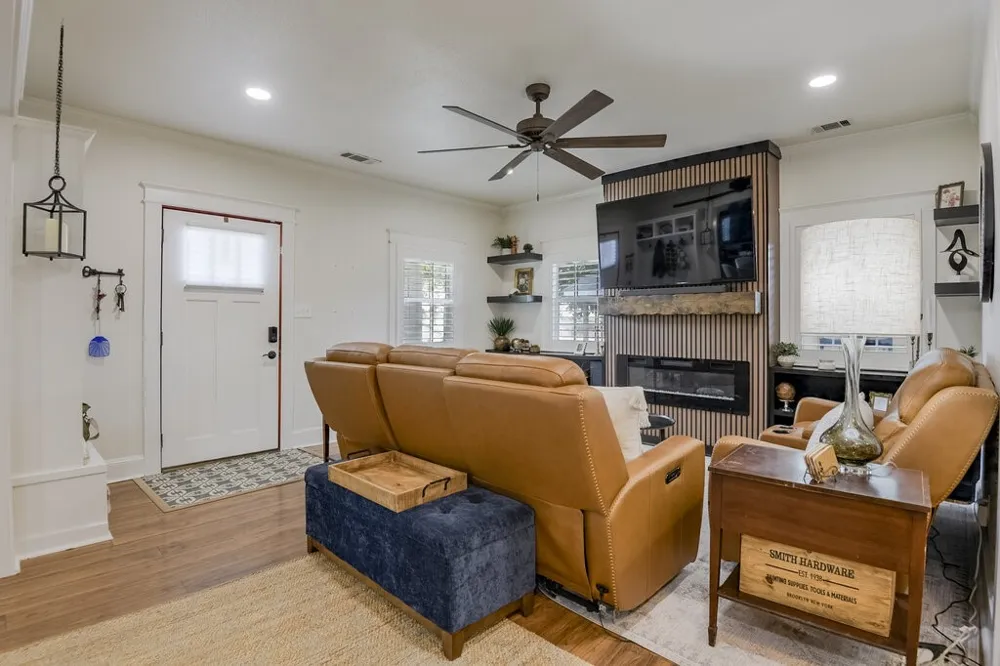 406 Commerce Street Maypearl, TX 76064
