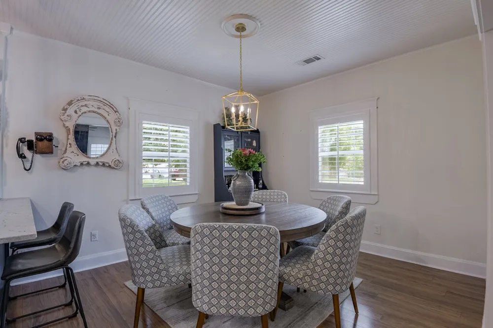 406 Commerce Street Maypearl, TX 76064