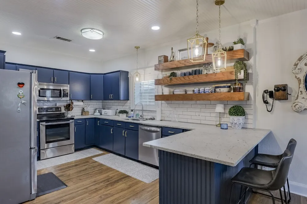 406 Commerce Street Maypearl, TX 76064