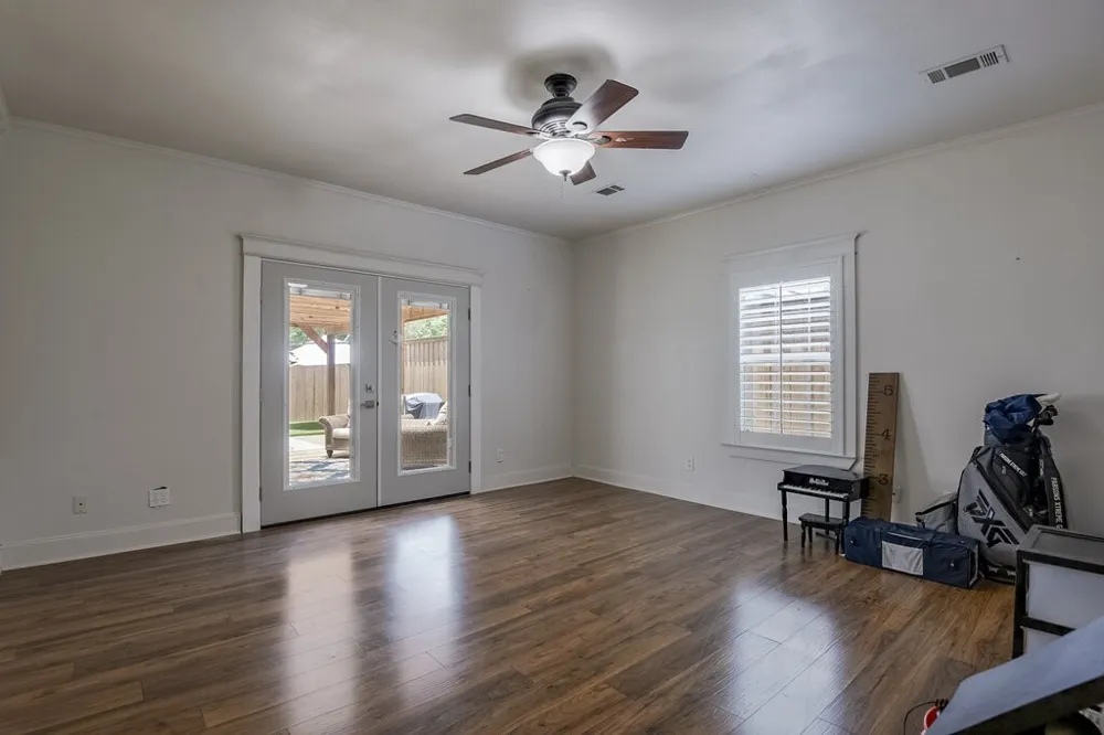 406 Commerce Street Maypearl, TX 76064