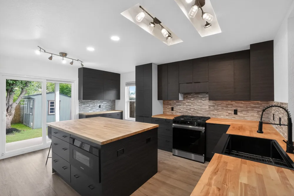 3911 Haleys Way Round Rock, TX 78665
