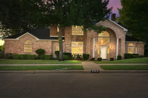 2113 Valley View Drive