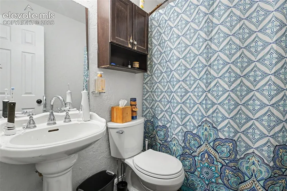 305 Alma Avenue Pueblo, CO 81004