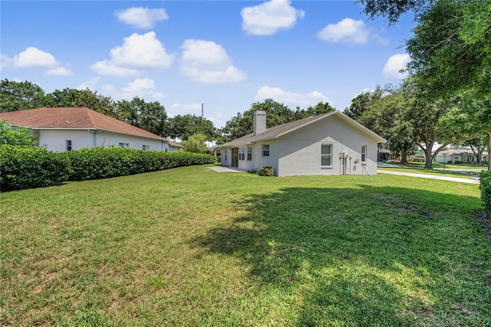 6208 HUNTINGTON DRIVE Zephyrhills, FL 33542