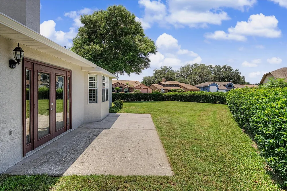 6208 HUNTINGTON DRIVE Zephyrhills, FL 33542