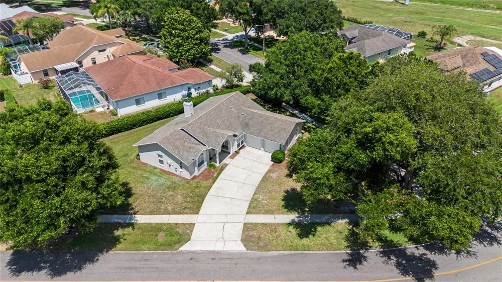 6208 HUNTINGTON DRIVE Zephyrhills, FL 33542
