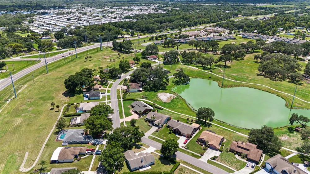 6208 HUNTINGTON DRIVE Zephyrhills, FL 33542