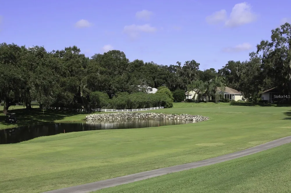6208 HUNTINGTON DRIVE Zephyrhills, FL 33542