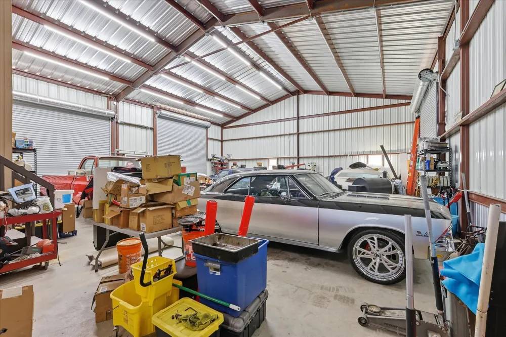 2056 Willow Bend Drive Oak Leaf, TX 75154