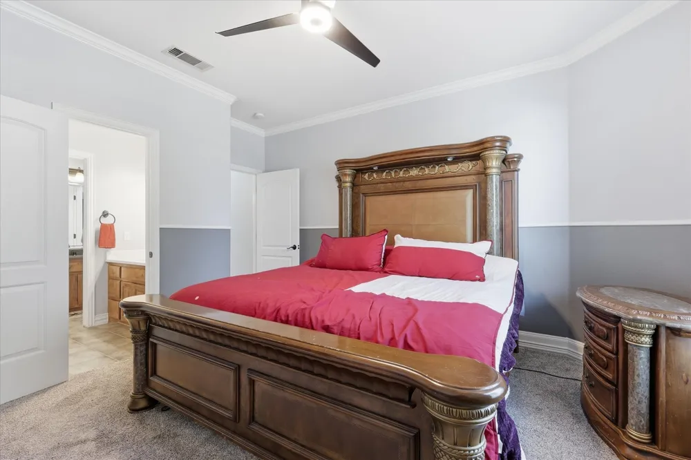 2056 Willow Bend Drive Oak Leaf, TX 75154